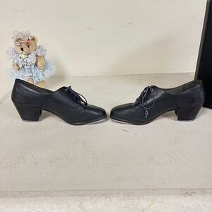 Capezio tap shoes Gold Series. size 8 1/2